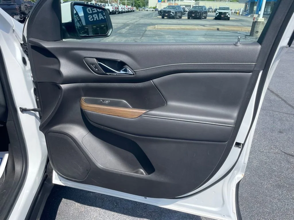 Used 2023 Summit White GMC SLE image 14