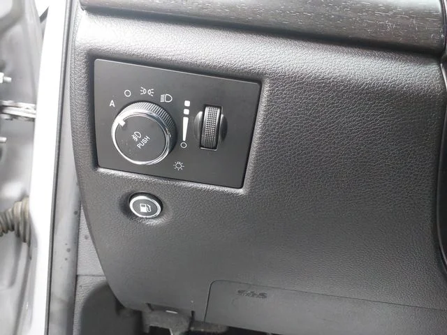 Used 2018 Billet Silver Metallic Jeep Altitude image 19