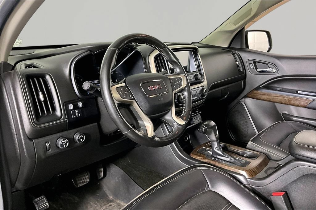 Used 2017 QUICKSILVER METALLIC GMC 4WD Denali image 14