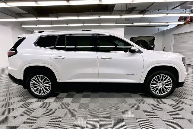 Used 2024 White Frost Tricoat GMC Denali image 15