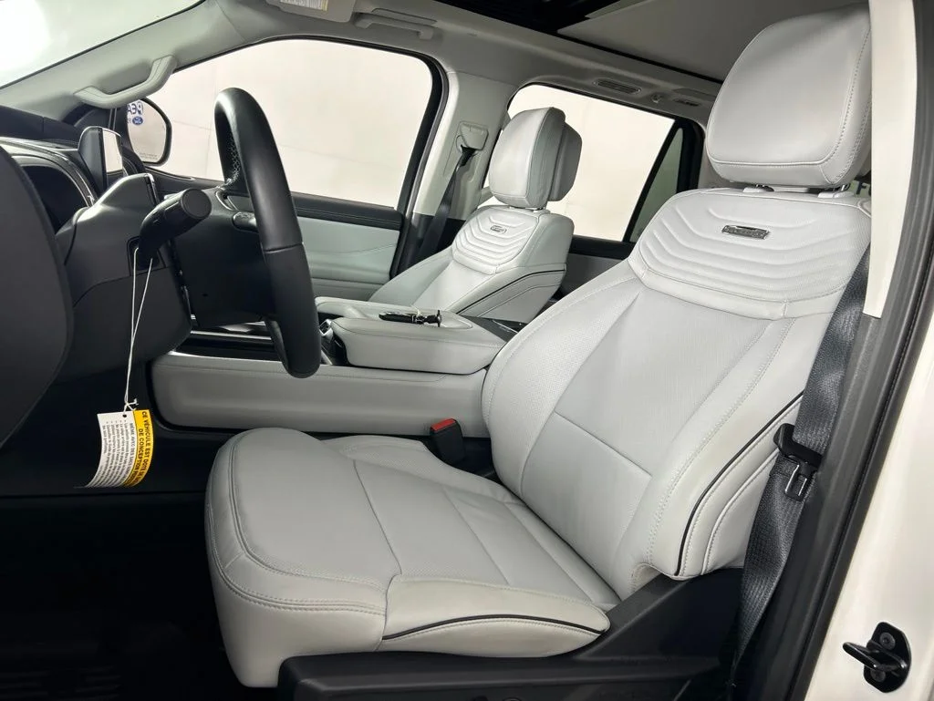 New 2026 Star White Metallic Tri-Coat Ford MAX Platinum® image 22