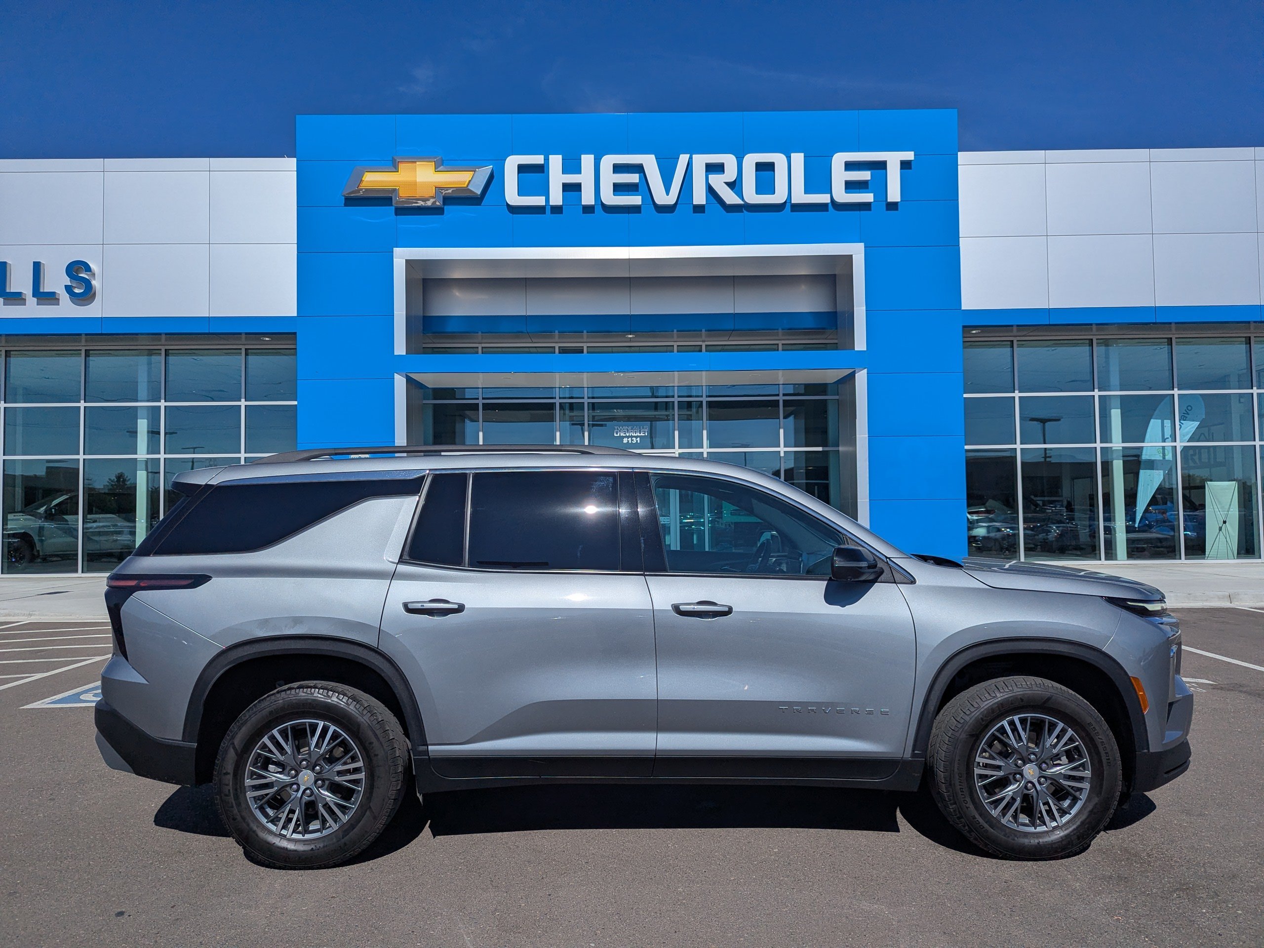2024 Chevrolet Traverse 1LT - Photo 42