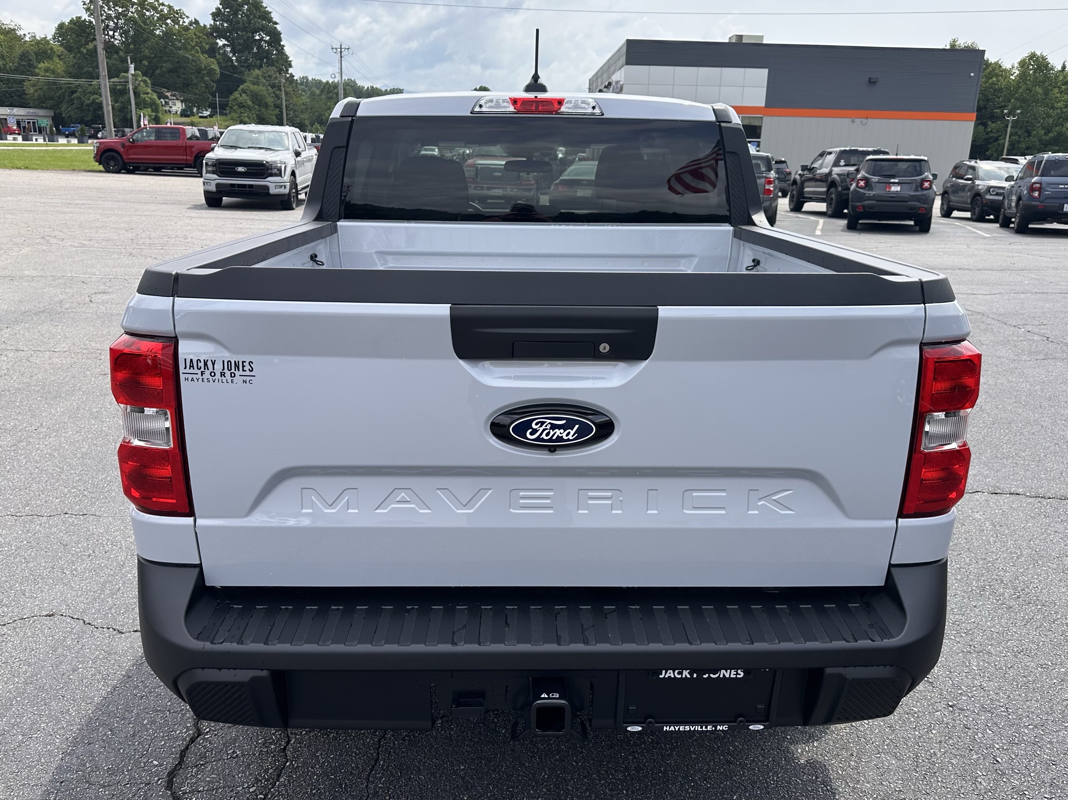 New 2026 Space White Metallic Ford XL image 7