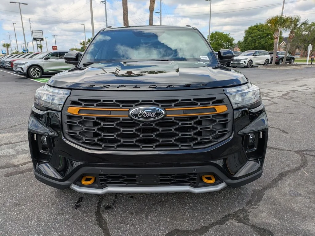 New 2026 Agate Black Metallic Ford Tremor image 9