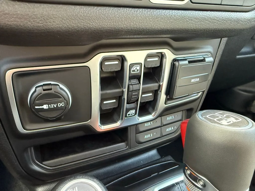 New 2026 Granite Crystal Metallic Clear-Coat Exterior Paint Jeep 85th Anniversary Edition image 25
