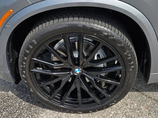 Used 2025 Gray BMW sDrive40i image 28