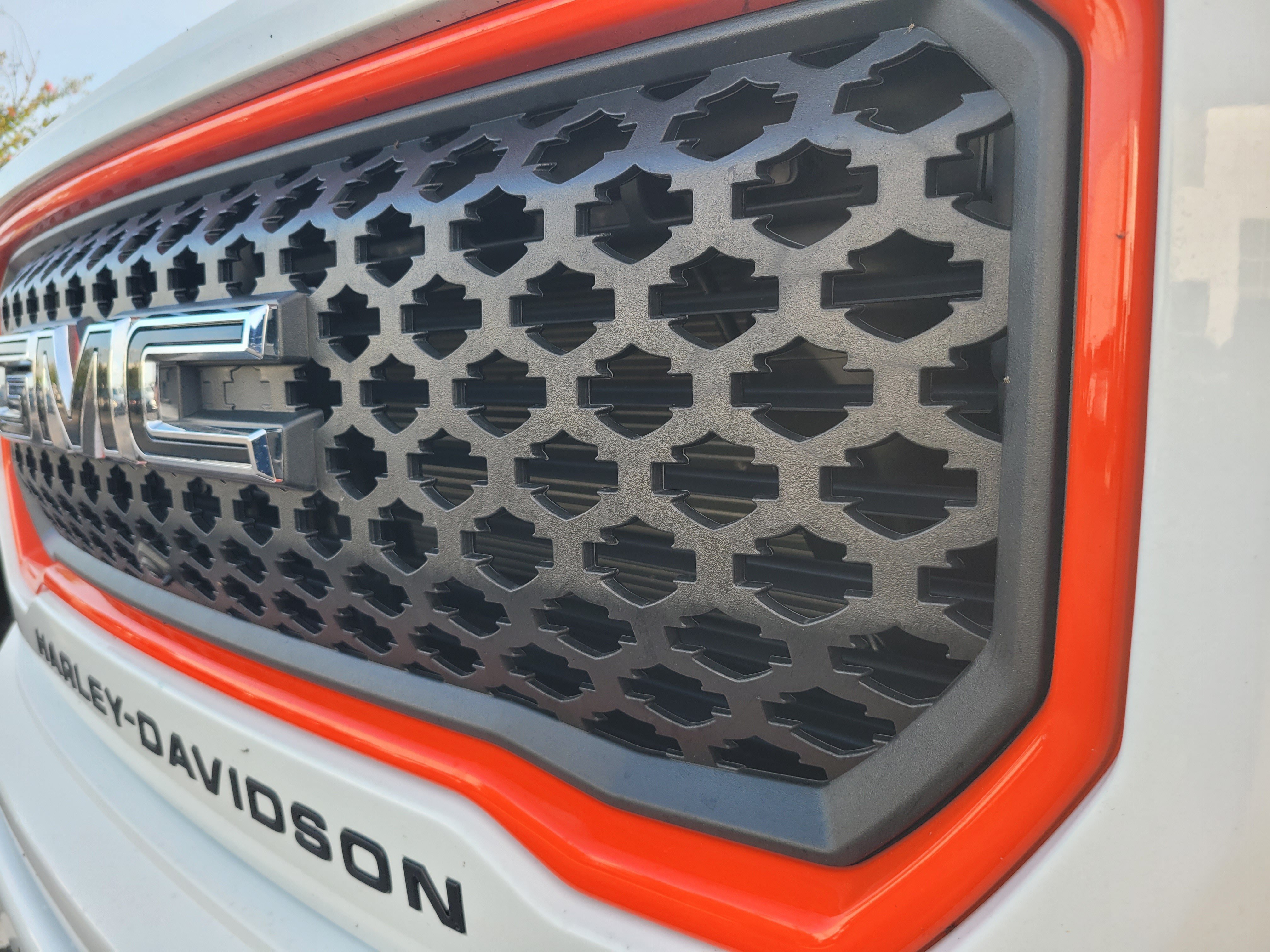 Used 2025 Summit White GMC AT4 image 9