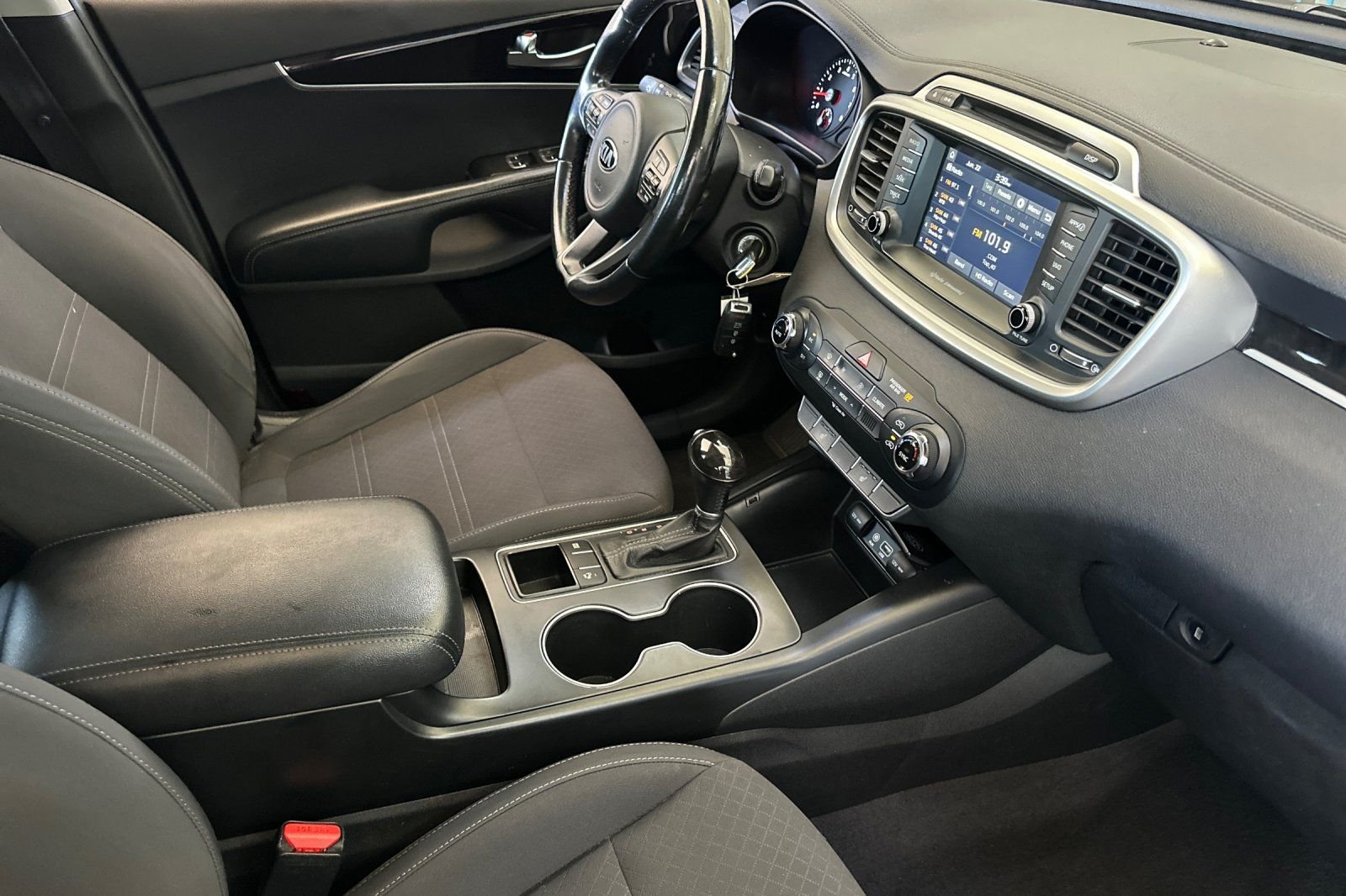 Used 2017 Silver Kia LX image 18