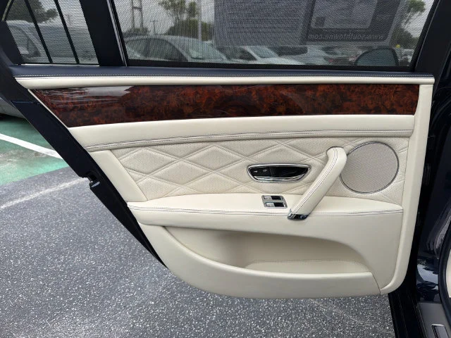 Used 2014 Blue Bentley W12 image 22