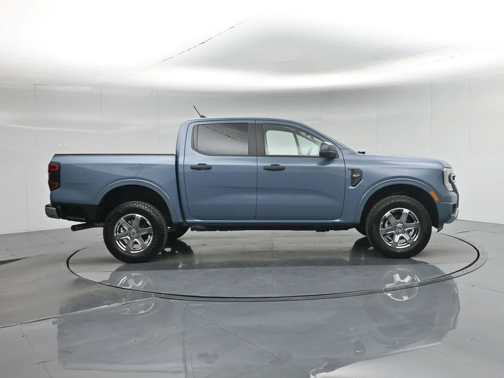 Certified Used 2025 Gray Ford XLT image 5