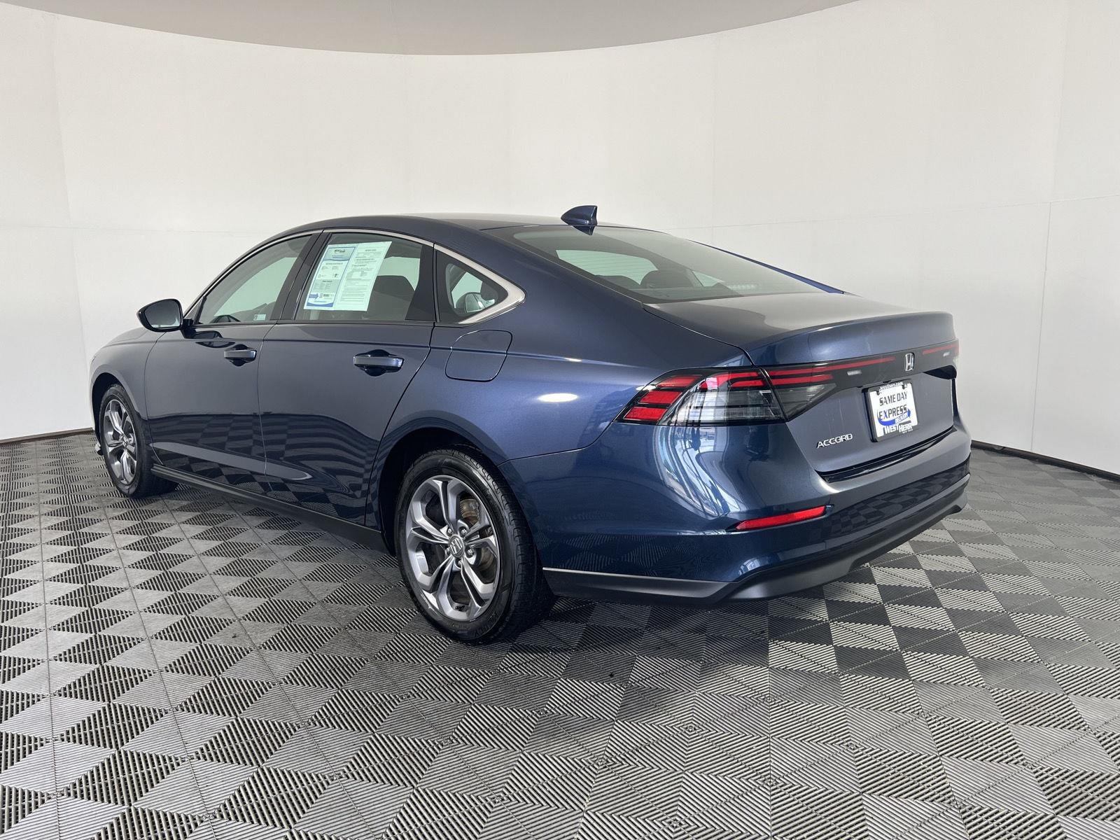 Used 2023 Canyon River Blue Metallic Honda EX image 5