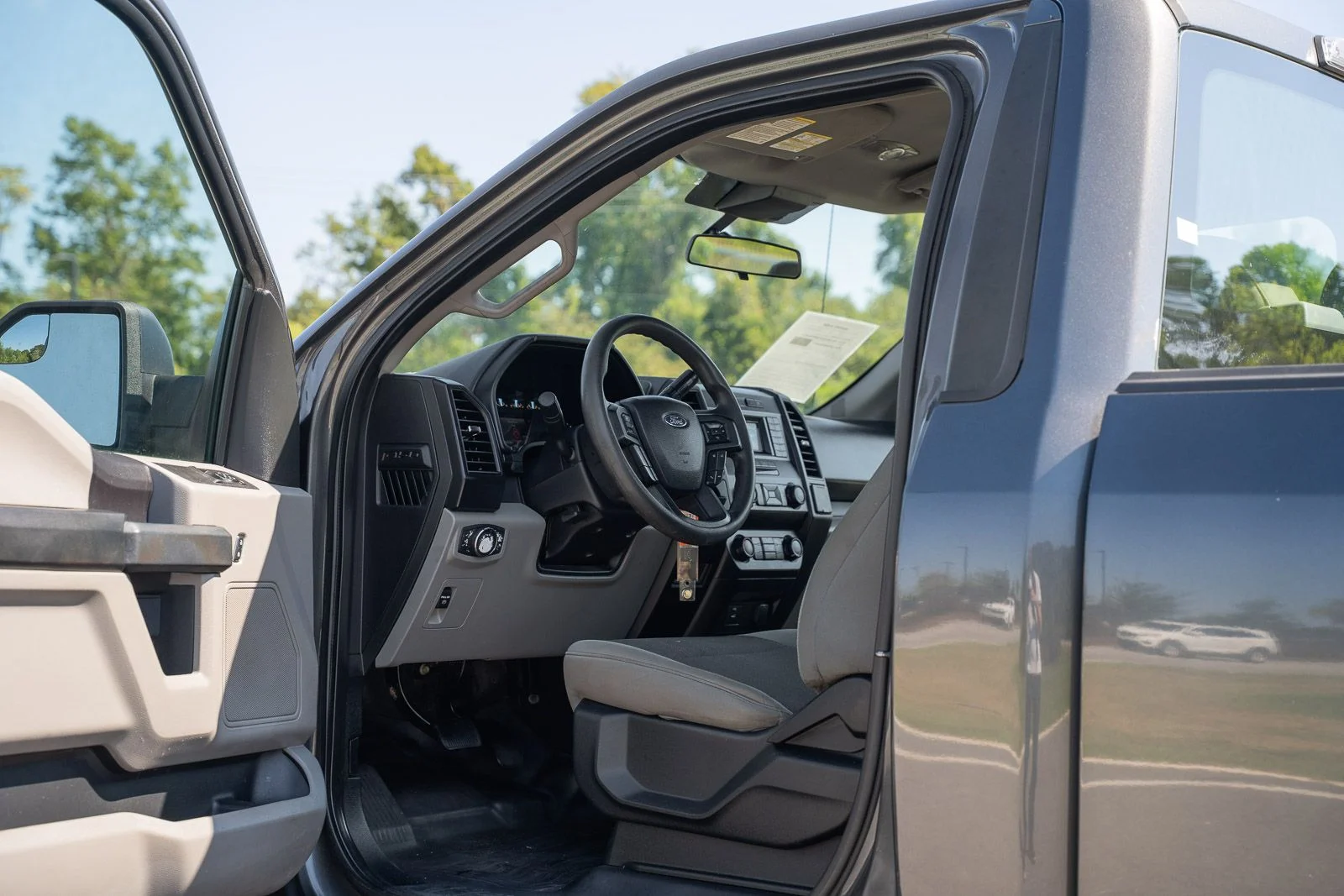 Used 2019 Gray Ford XL image 18