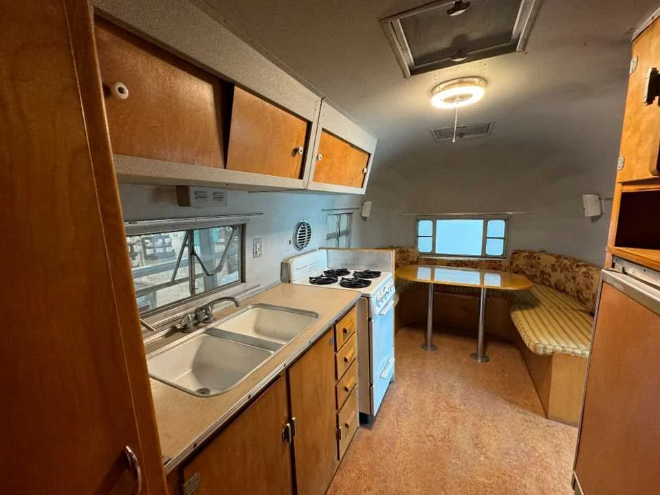 Used 1952 SILVER AIRSTREAM  image 7