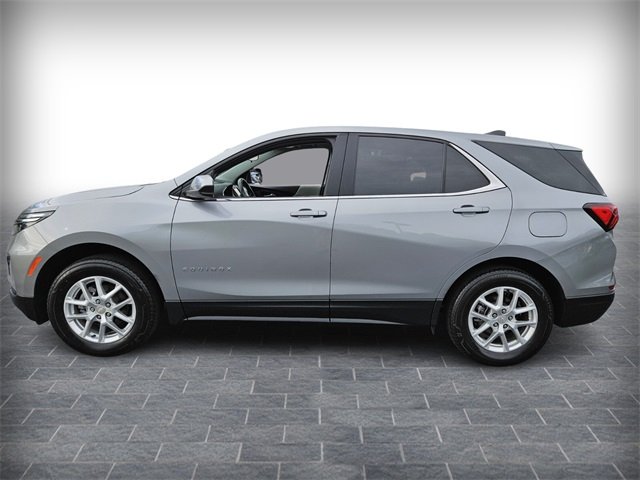 2024 Chevrolet Equinox LT photo 2