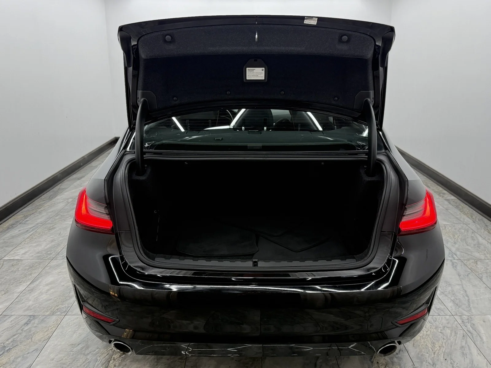 Used 2019 Jet Black BMW 330i xDrive image 6
