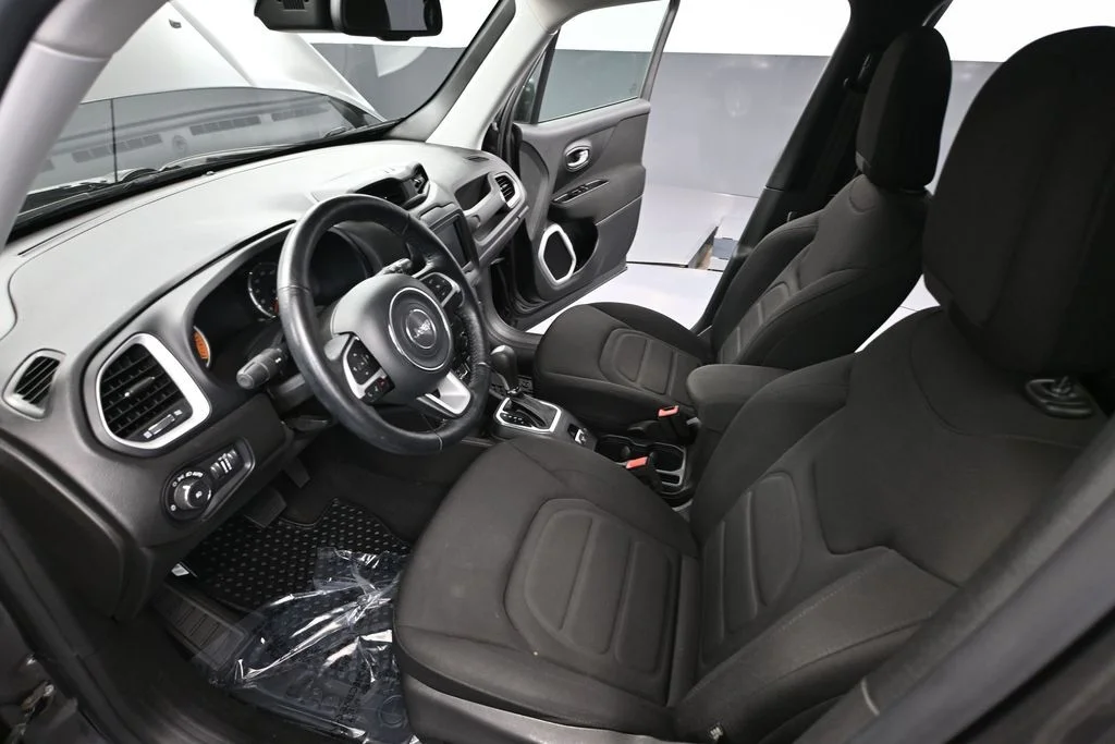 Used 2021 Gray Jeep Latitude image 22