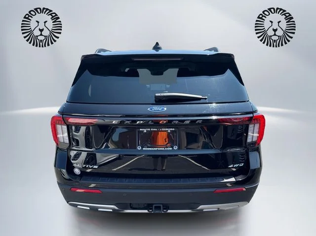 Used 2025 Black Metallic Ford Active image 7