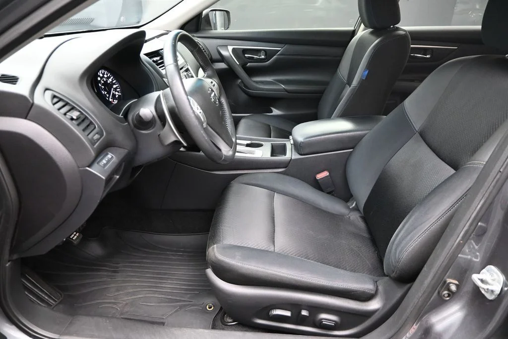 Used 2017 Gray Nissan 2.5 SR image 17