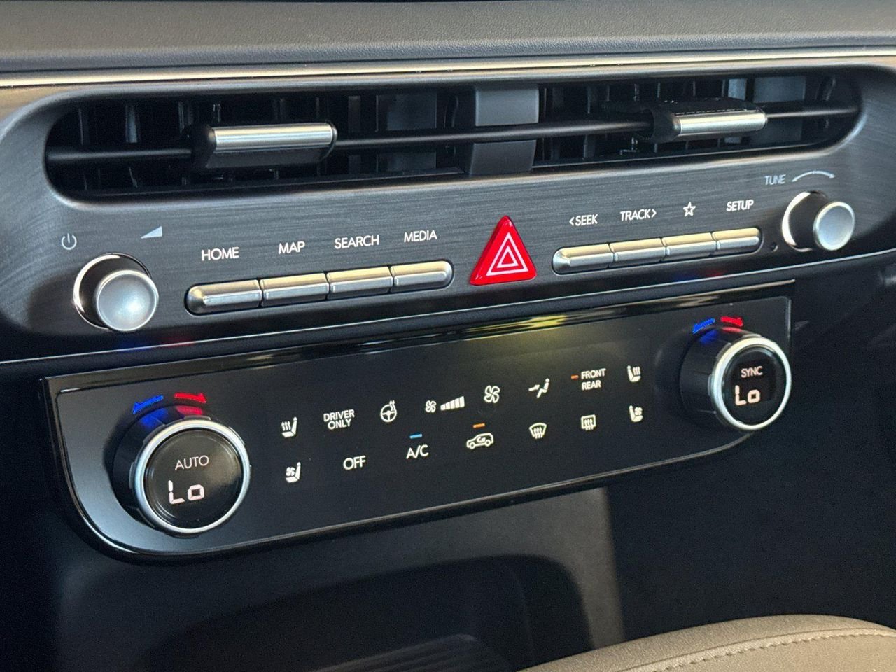 New 2026 White Hyundai Blue SEL Premium 7P image 19
