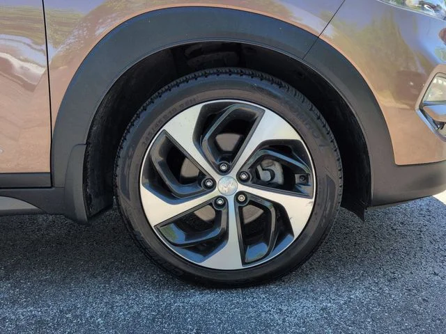 Used 2016 Beige Hyundai Limited image 9
