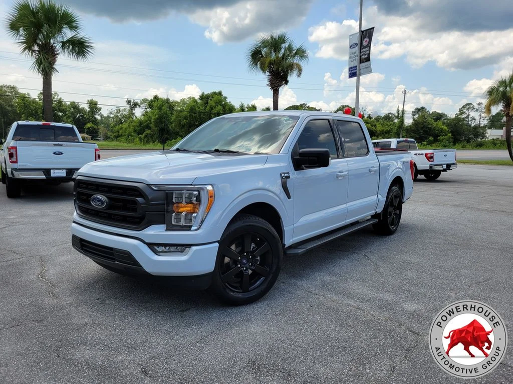Used 2022 White Ford XLT image 1