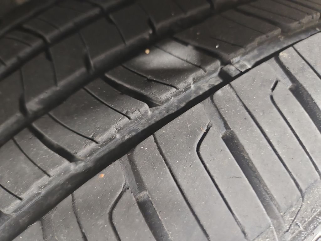 Used 2014 Black Subaru 2.5i image 26