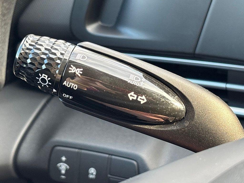 New 2026 Gray Hyundai SE image 27