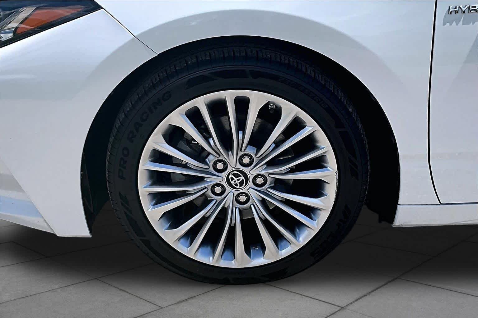 Used 2019 Wind Chill Pearl Toyota Hybrid Limited image 11