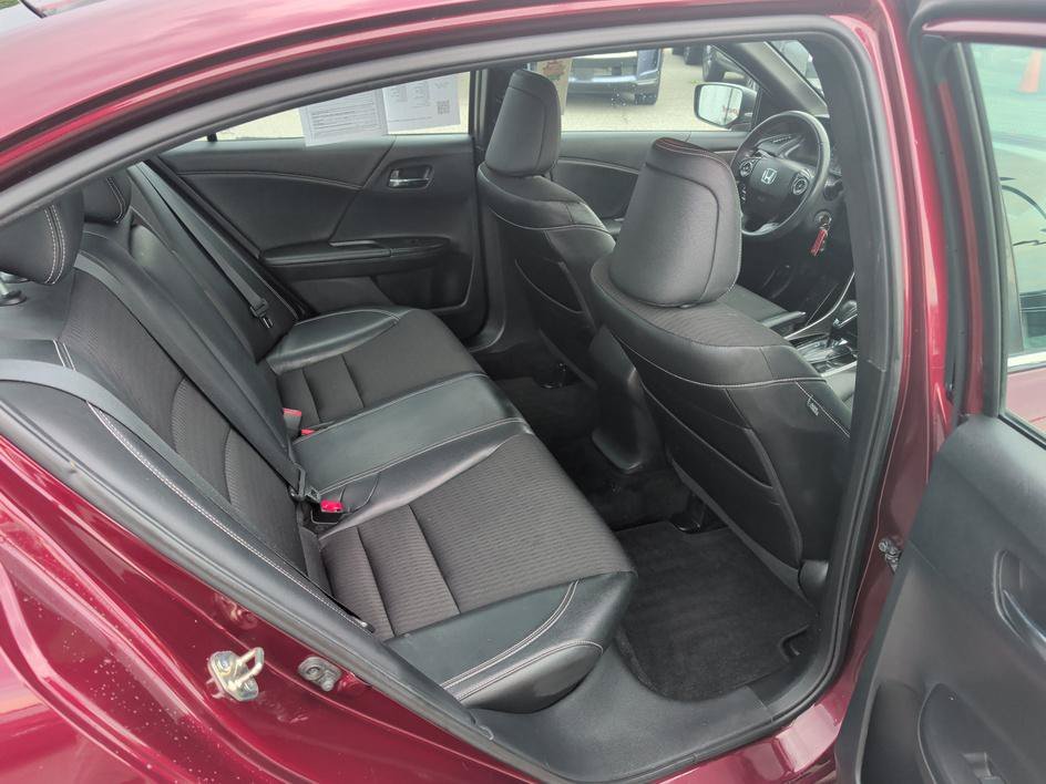Used 2017 Basque Red Pearl II Honda Sport image 13