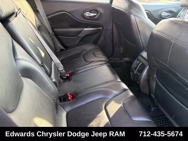 Used 2019 Gray Jeep Limited image 29