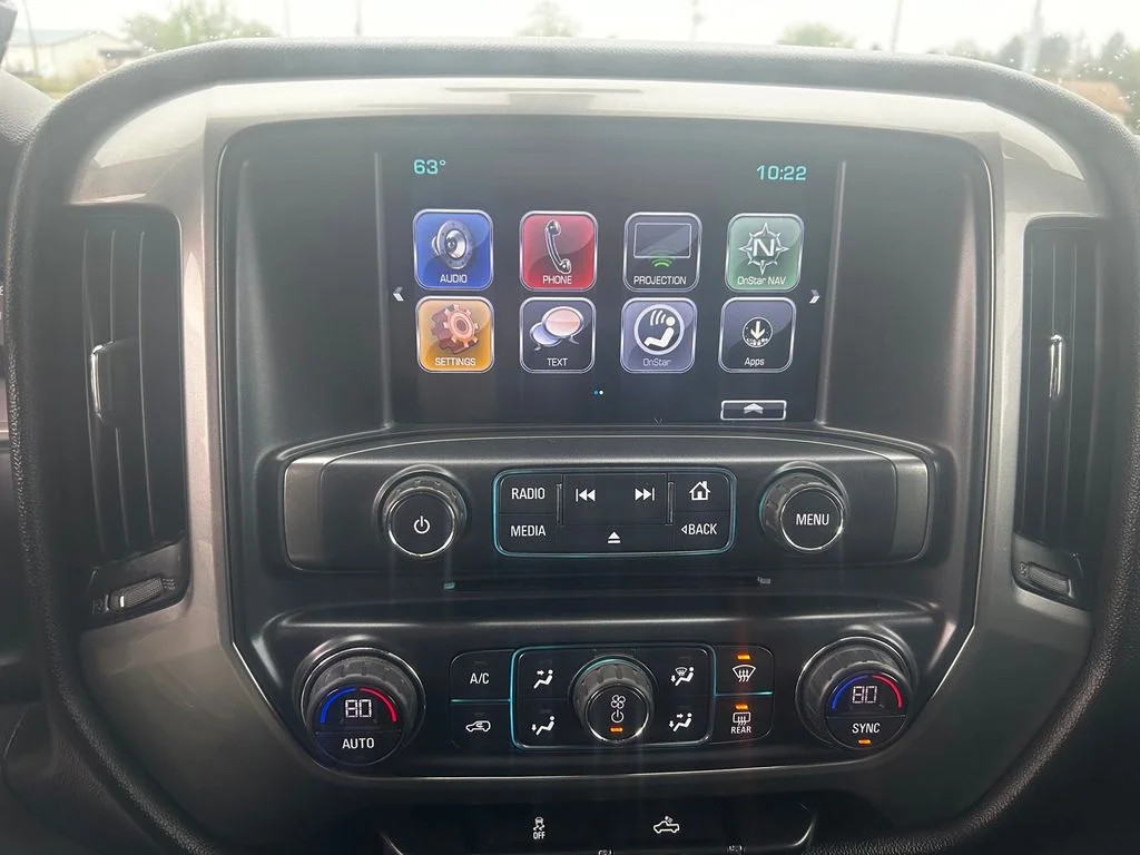 Used 2018 White Chevrolet LT image 18