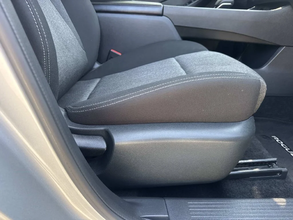 Used 2025 Silver Nissan SV image 26