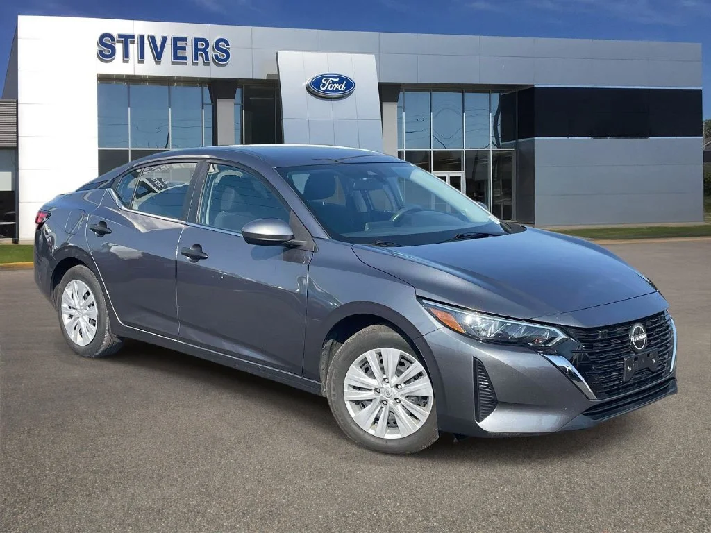 Used 2025 Gray Nissan S image 1