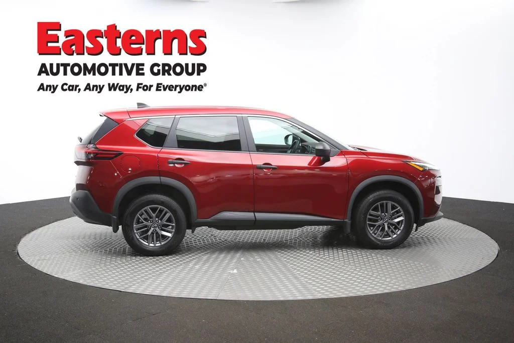 Used 2023 Red Nissan S image 45