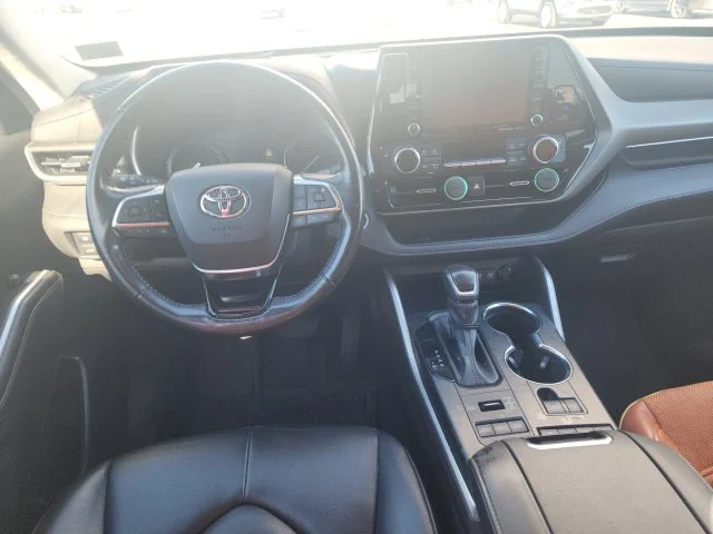 Used 2021 Black Toyota XLE image 12