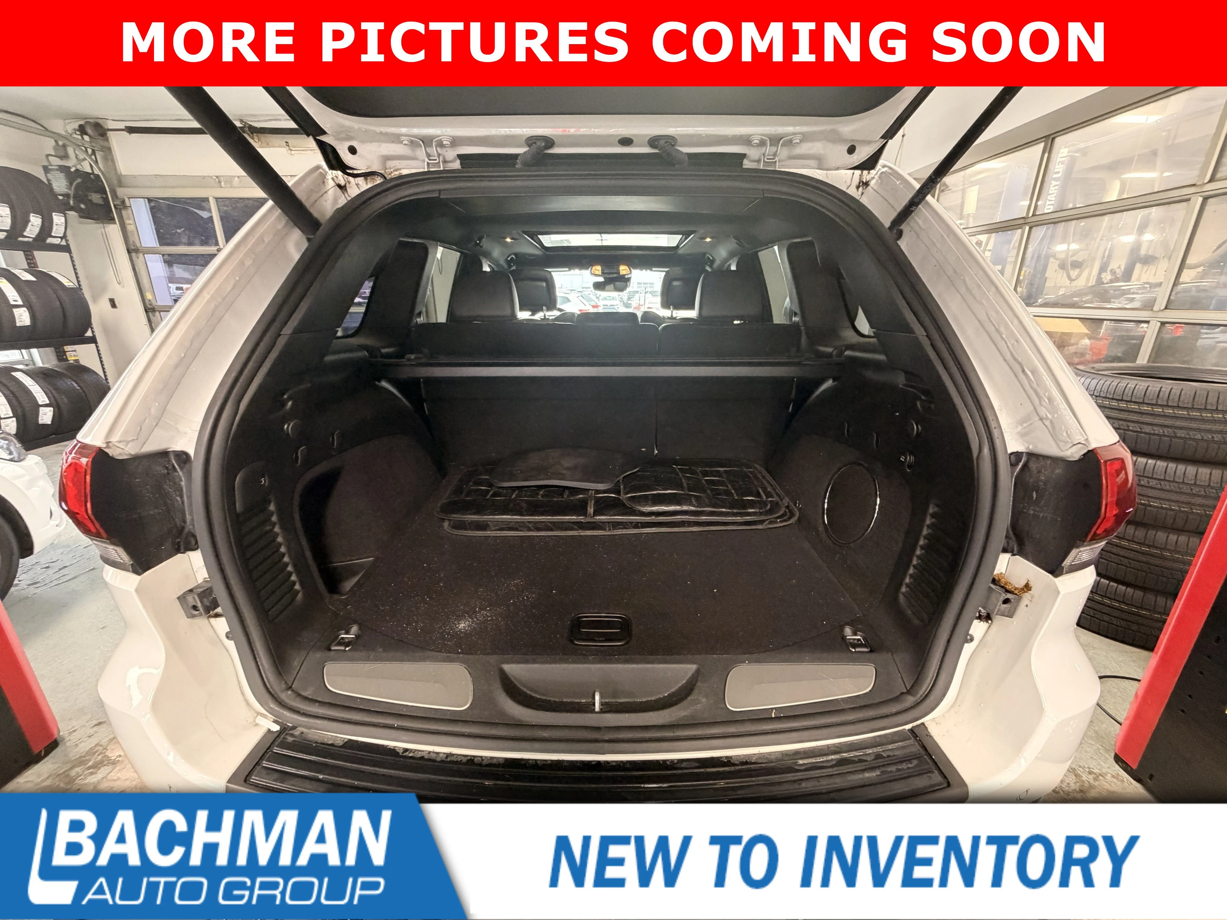 Used 2021 Bright White Clearcoat Jeep Trailhawk image 8
