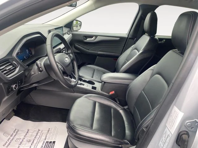 Used 2025 Silver Ford Platinum image 11