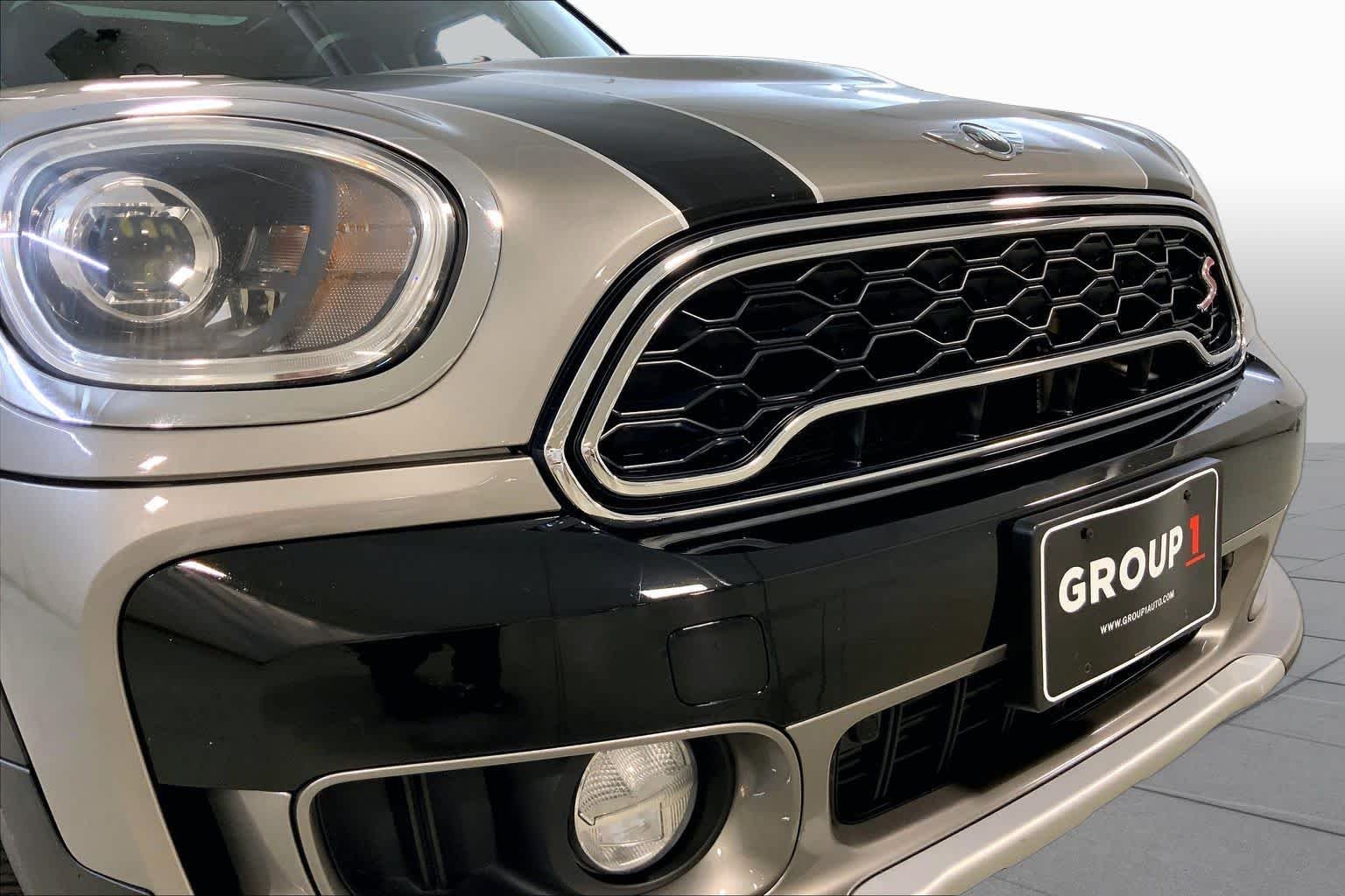Used 2017 Melting Silver Metallic MINI Cooper S image 32