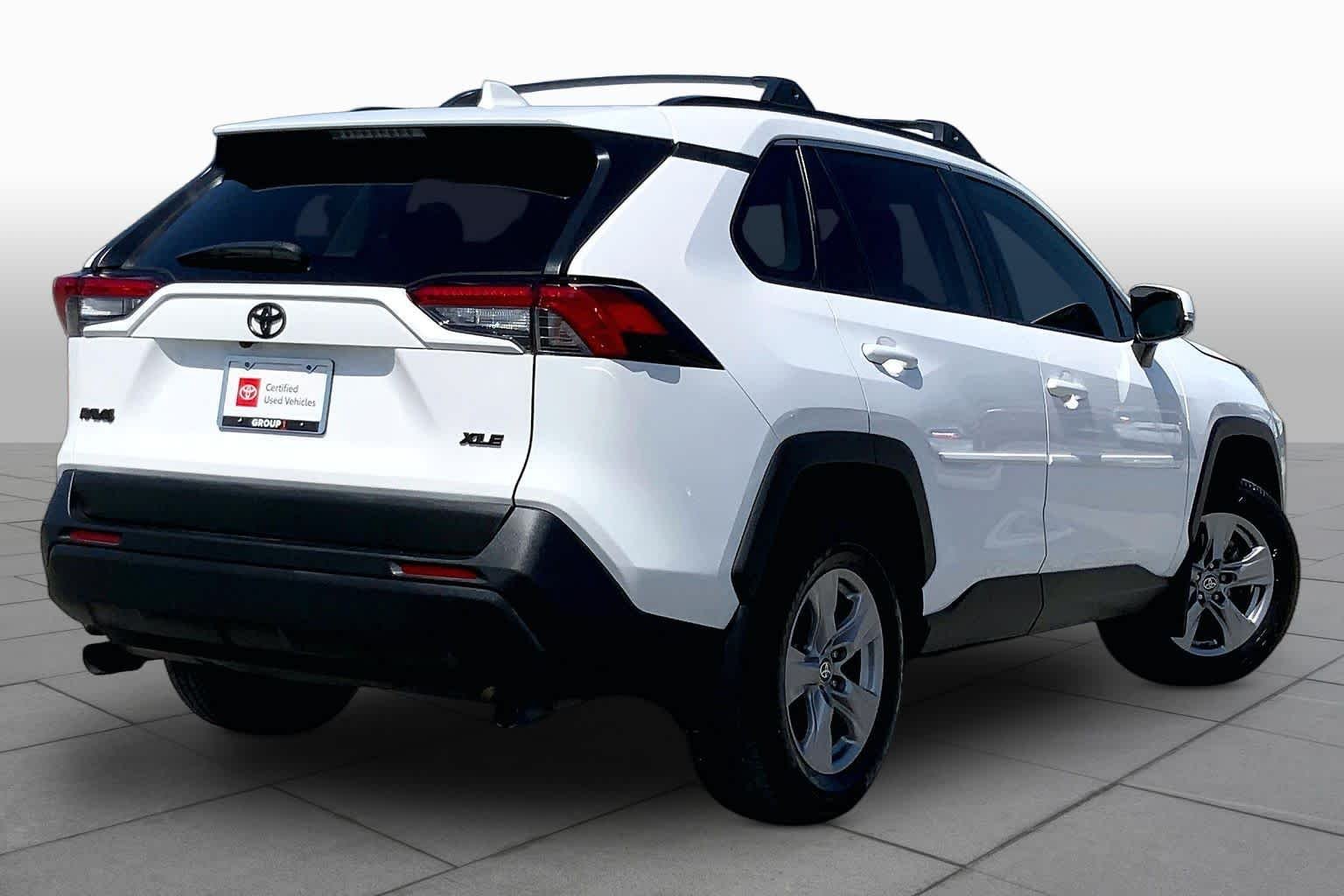 Used 2025 Ice Cap Toyota XLE image 13
