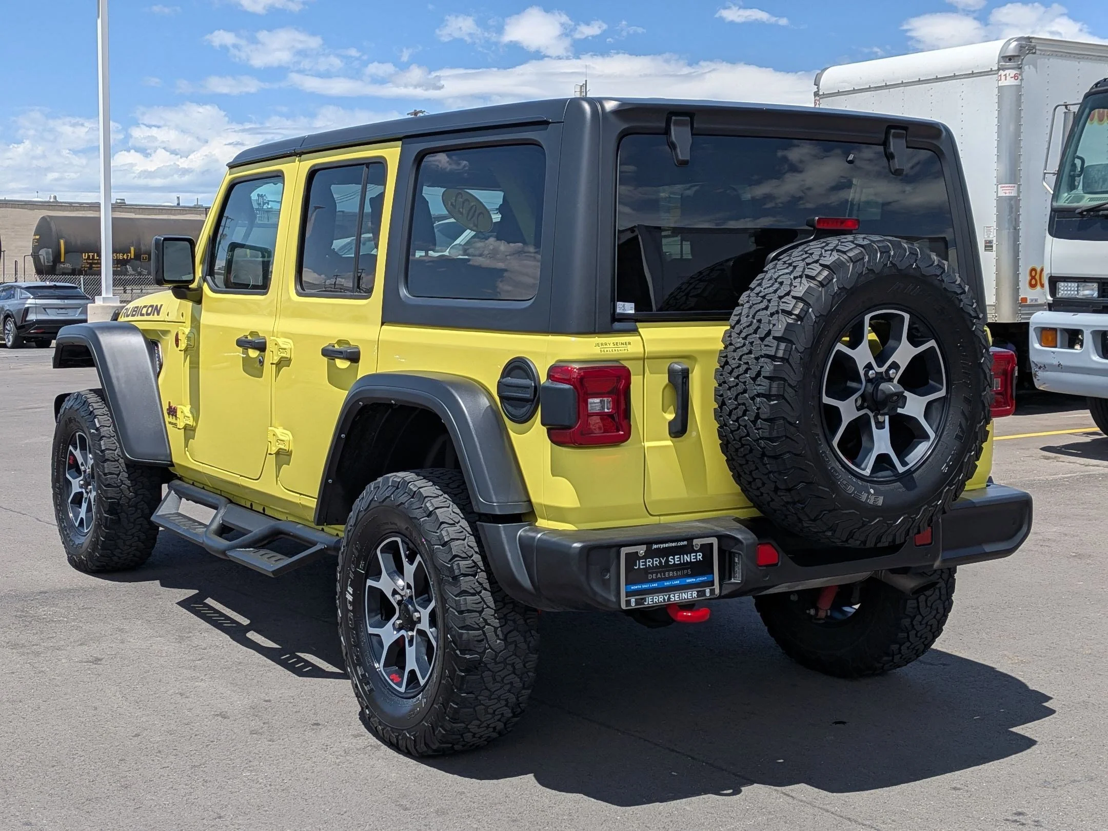 Used 2022 High Velocity Clearcoat Jeep Unlimited Rubicon image 4