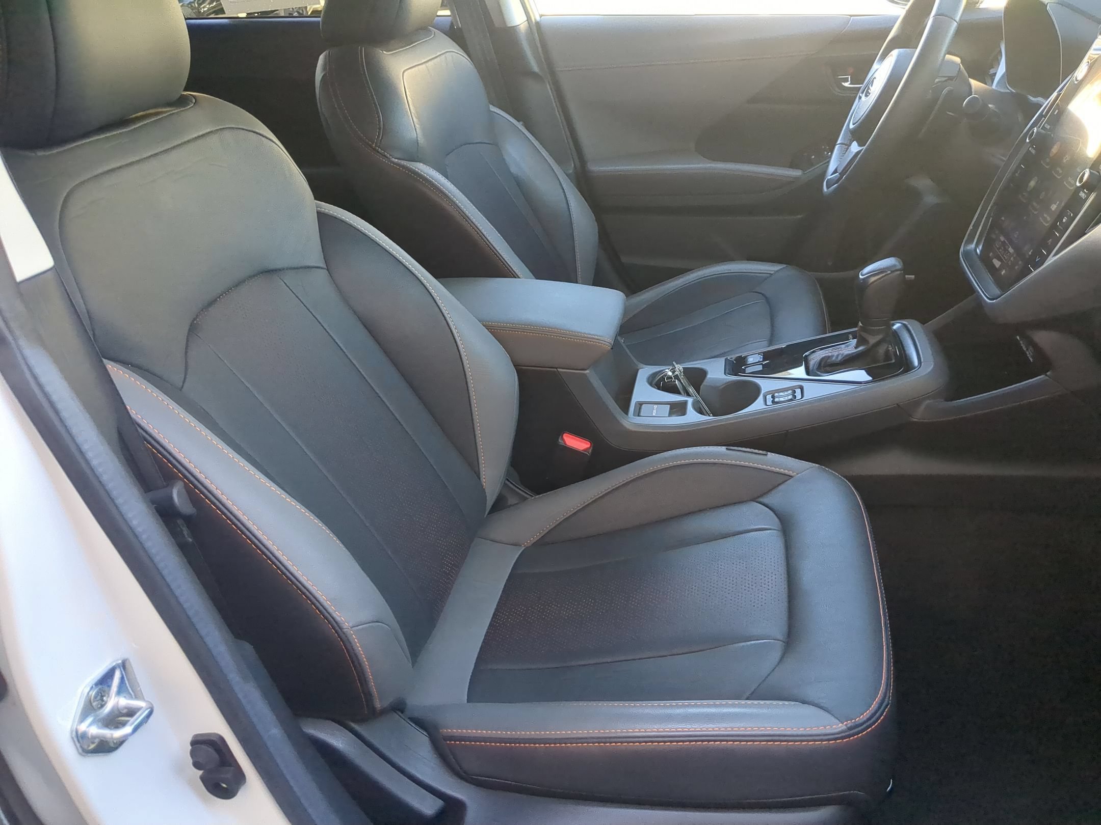 Certified Used 2025 Crystal White Pearl Subaru Limited image 27
