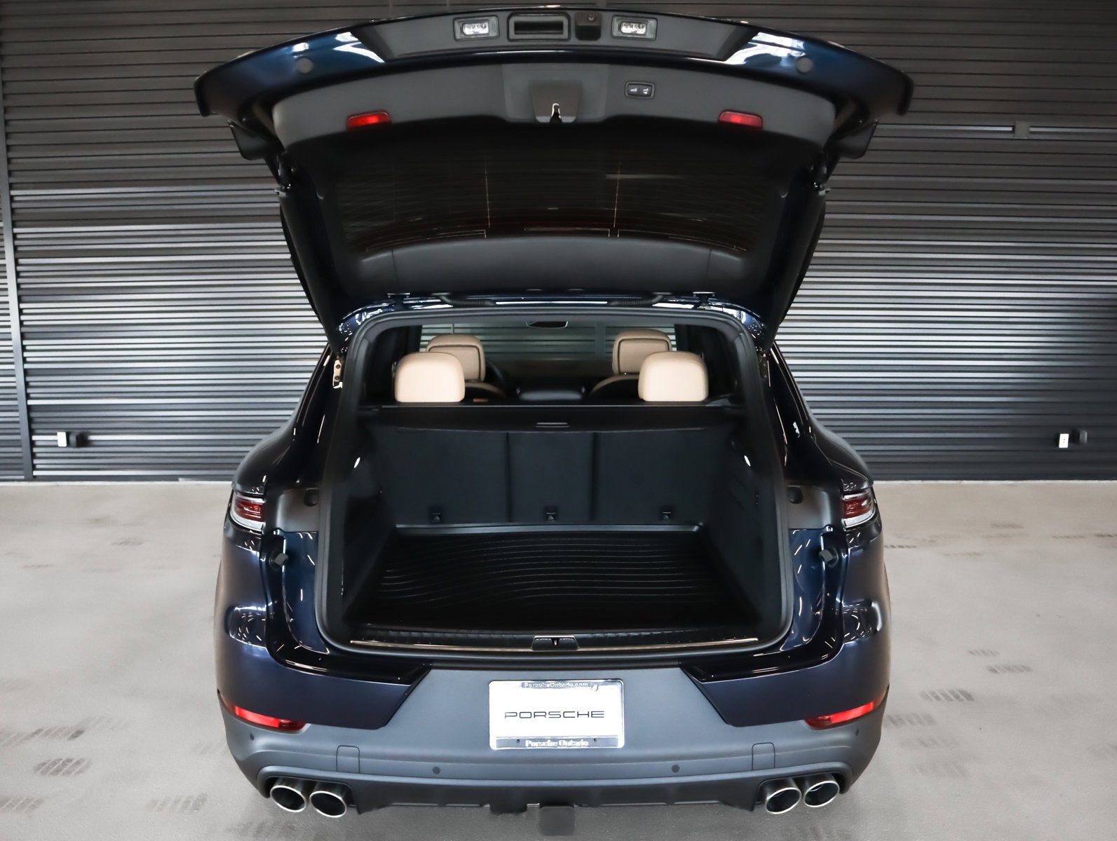 2025 Porsche Cayenne S - Photo 29