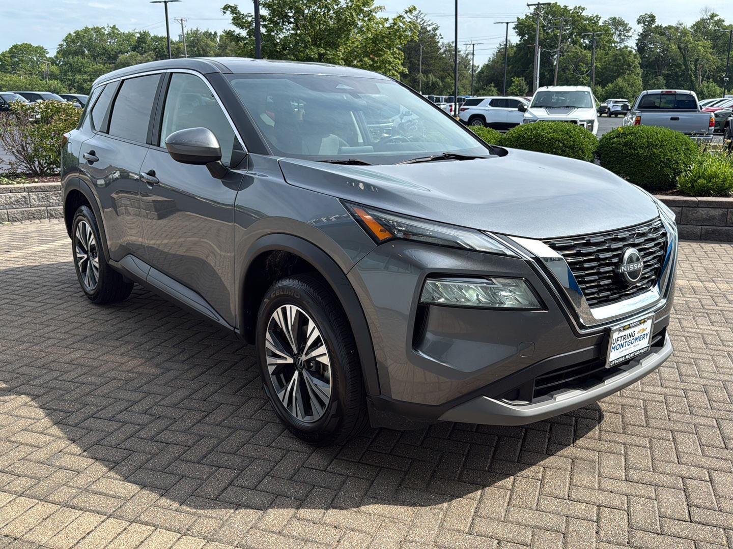 Used 2023 Gun Metallic Nissan SV image 7