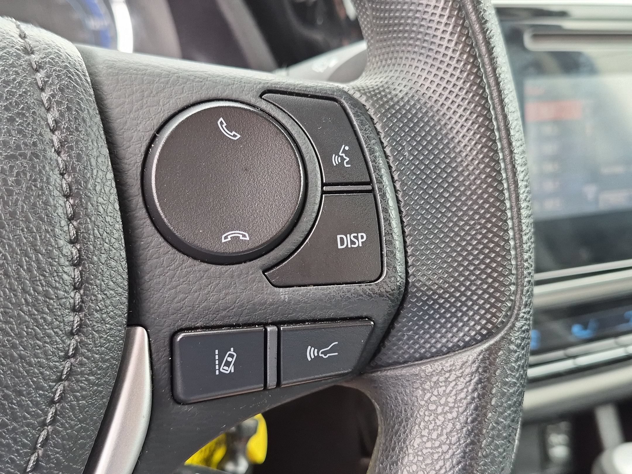 Used 2018  Toyota L image 18