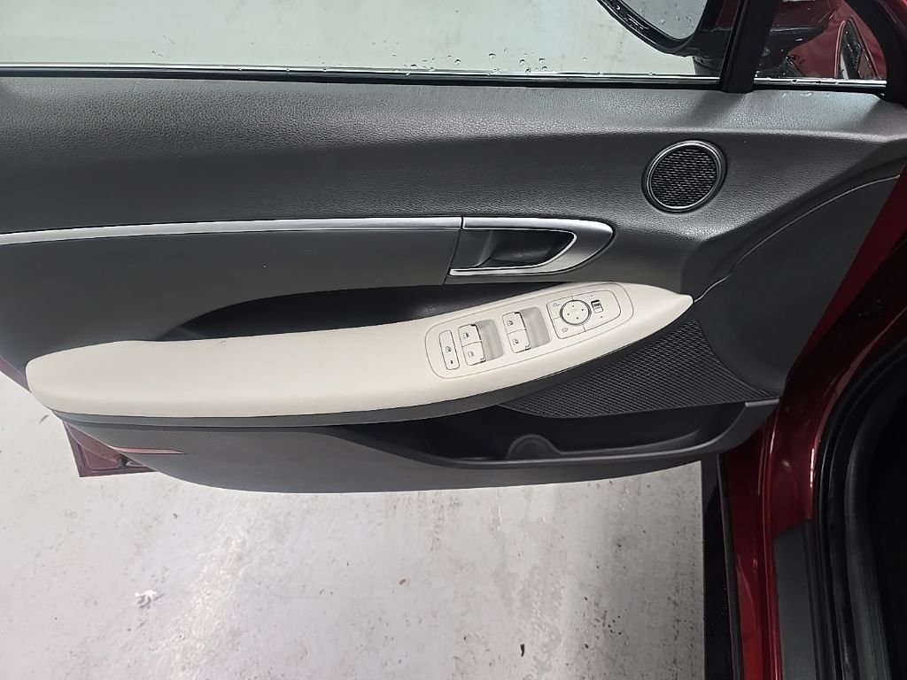 Certified Used 2025 Red Hyundai SEL image 10
