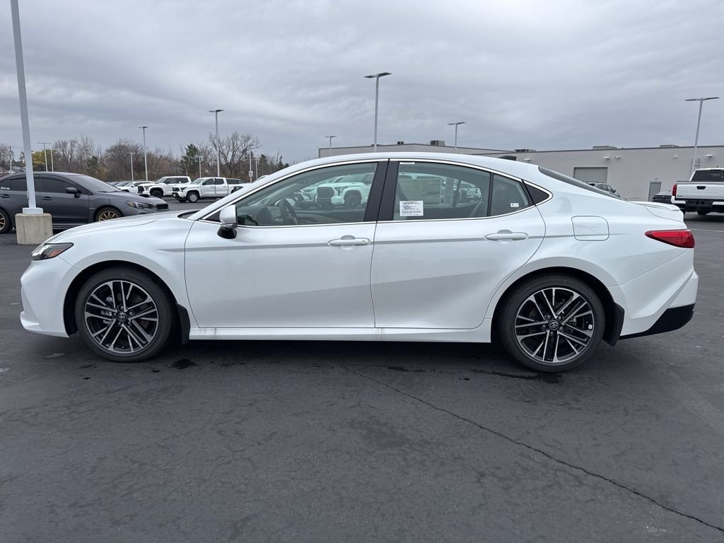 2025 Toyota Camry XLE - Photo 11