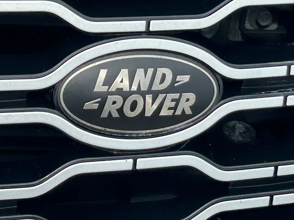 Used 2020 Santorini Black Land Rover HSE image 17