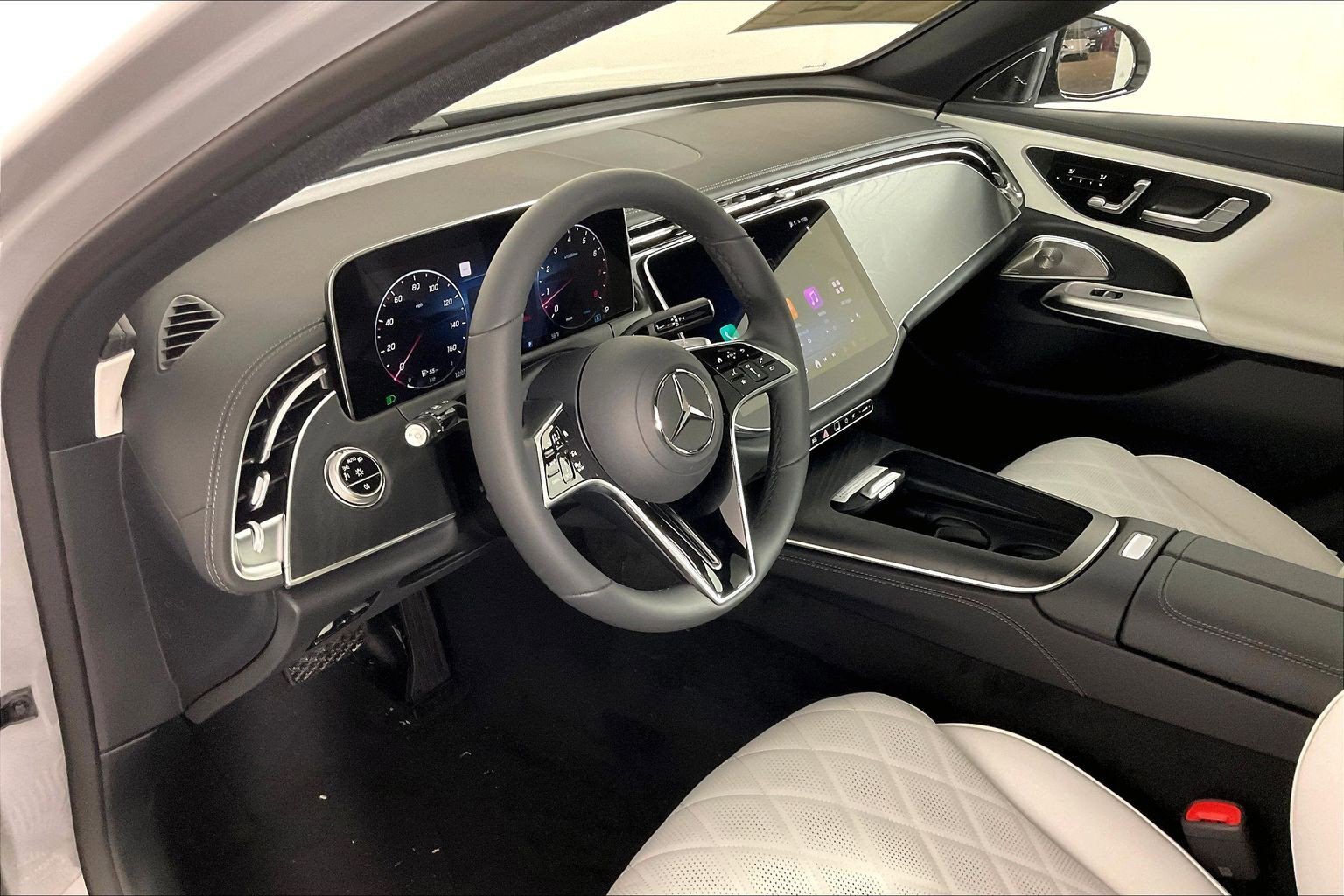 New 2026 MANUFAKTUR Alpine Grey Mercedes-Benz E 350 image 19