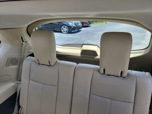 Used 2019 White Nissan Platinum image 14