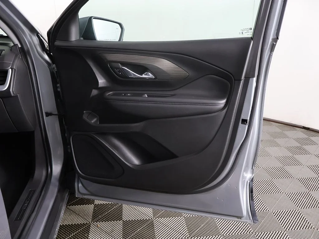 Used 2023 Silver GMC SLE image 23